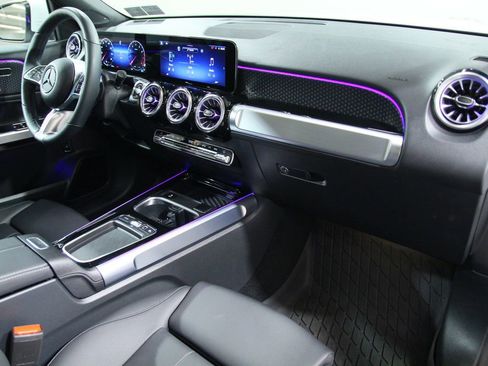 Certified 2026 Mercedes-Benz GLB 250 4MATIC image 21