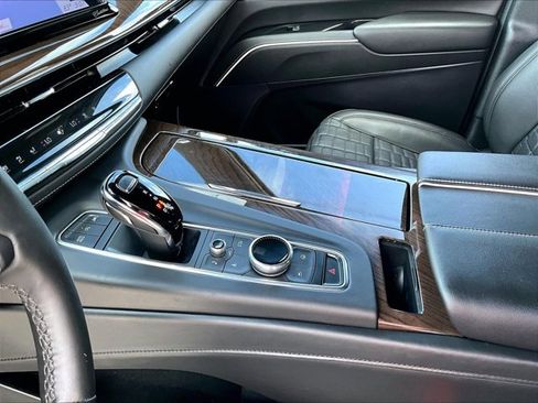 Used 2024 Cadillac Escalade ESV Sport Platinum image 15