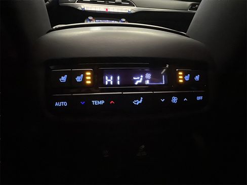 Used 2021 Hyundai Palisade Limited w/ Cargo Package image 19