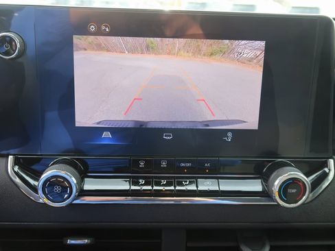 Certified 2025 Chevrolet Colorado W/T image 24