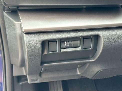 Used 2025 Subaru Impreza 2.0i image 10