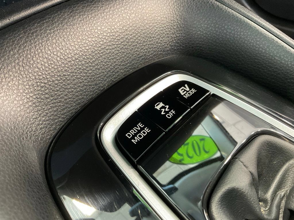 Certified 2025 Toyota Corolla LE FWD image 17