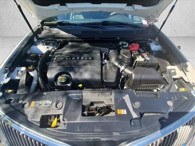 Used 2013 Lincoln MKS AWD image 25