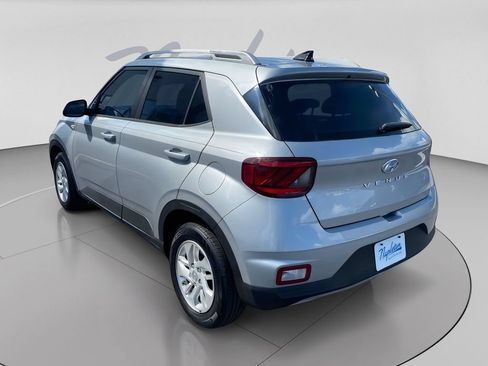 Used 2020 Hyundai Venue SEL FWD image 7