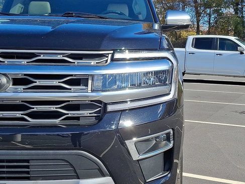 Used 2024 Ford Expedition Platinum AWD/4WD image 9