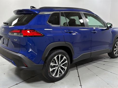 Certified 2025 Toyota Corolla Cross XLE image 5