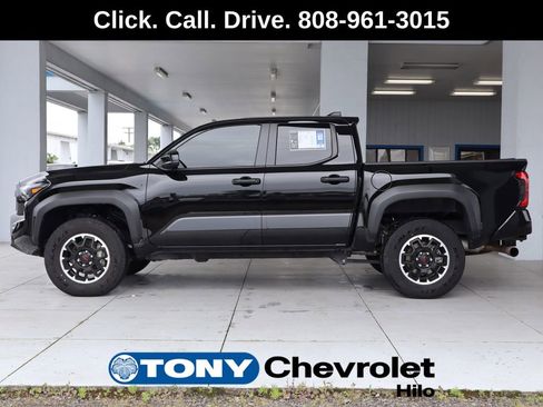 Used 2024 Toyota Tacoma TRD Sport AWD/4WD image 2