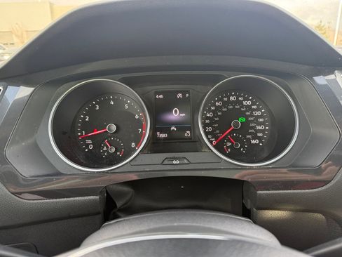 Used 2020 Volkswagen Tiguan SE R-Line image 11