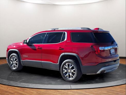 Used 2023 GMC Acadia SLT w/ Preferred Package image 3