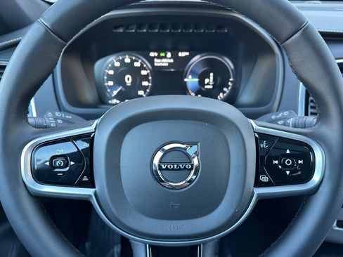 Used 2022 Volvo XC90 T8 R-Design image 26