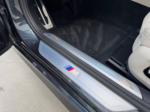 Used 2017 BMW 750i xDrive image 13