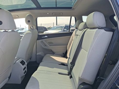 Used 2023 Volkswagen Tiguan SE w/ Panoramic Sunroof Package FWD image 12