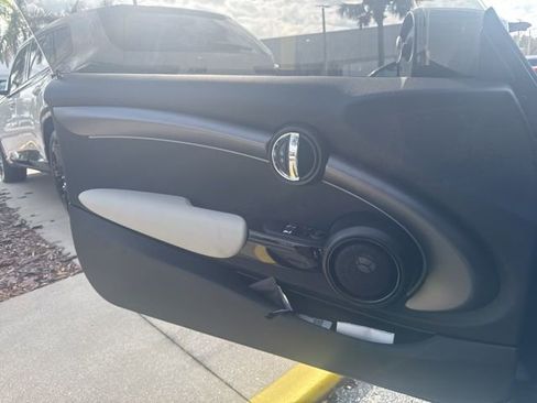 Certified 2023 MINI Cooper SE image 9