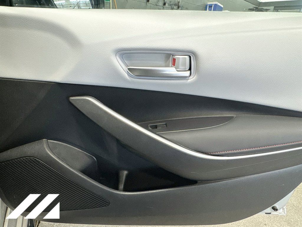 Used 2023 Toyota Corolla SE w/ Carpet Mat Package (TMS) FWD image 30