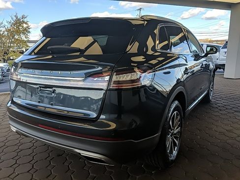 Certified 2022 Lincoln Nautilus AWD w/ Premium Package image 5