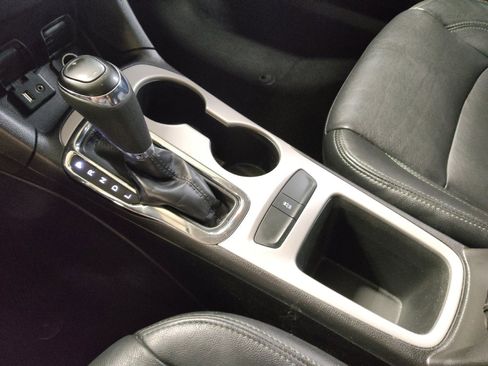 Used 2017 Chevrolet Cruze LS image 26