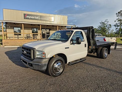 Used 2005 Ford F350 XL image 1