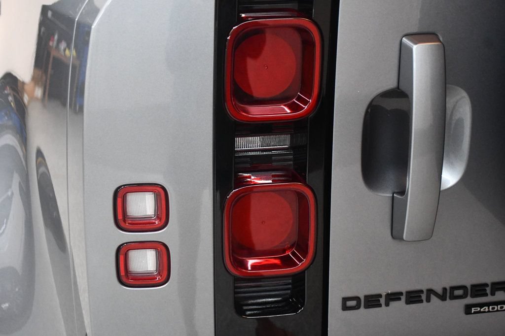 Used 2022 Land Rover Defender 110 X-Dynamic HSE AWD/4WD image 16