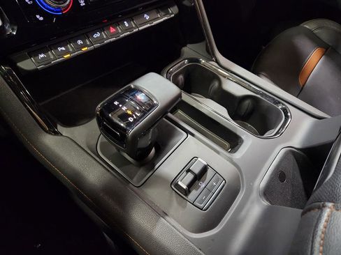 Used 2024 GMC Sierra 1500 AT4 w/ Technology Package image 42