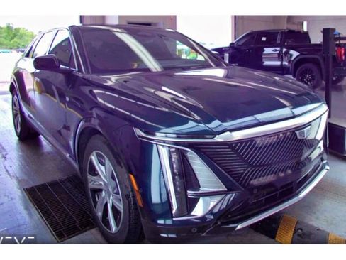 Used 2024 Cadillac Lyriq Tech w/ Driver Assist Package AWD/4WD image 2
