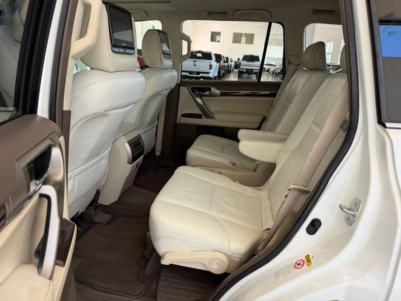 Used 2018 Lexus GX 460 Premium AWD/4WD image 16