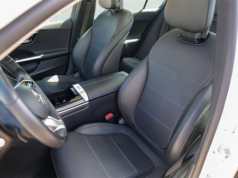 Used 2025 Mercedes-Benz C 300 Sedan image 10