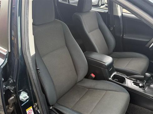 Used 2017 Toyota RAV4 LE image 9