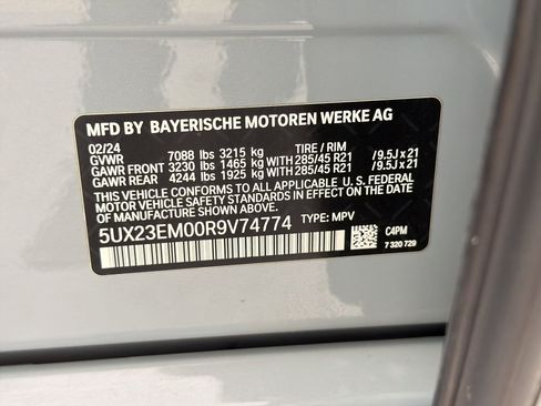 Certified 2024 BMW X7 xDrive40i w/ M Sport Package image 20