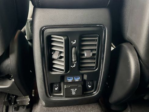 Used 2018 Jeep Grand Cherokee Limited RWD image 30