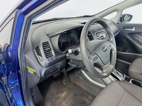 Used 2018 Kia Forte LX image 9