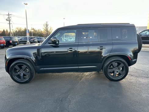 Used 2023 Land Rover Defender 110 S image 7