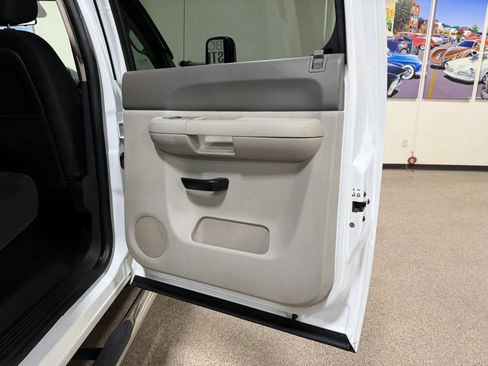 Used 2014 GMC Sierra 3500 W/T w/ Snow Plow Prep Package AWD/4WD image 26
