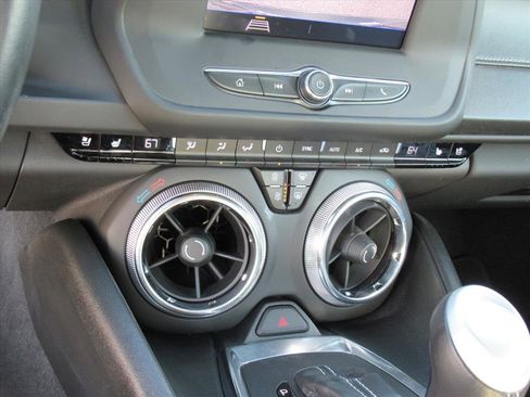 Used 2020 Chevrolet Camaro LT w/ RS Package image 22