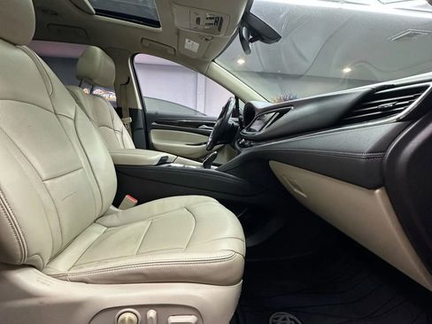 Used 2018 Buick Enclave Essence FWD image 31