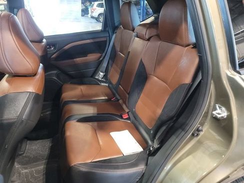 Used 2025 Subaru Forester Touring w/ Popular Package - Touring AWD/4WD image 11