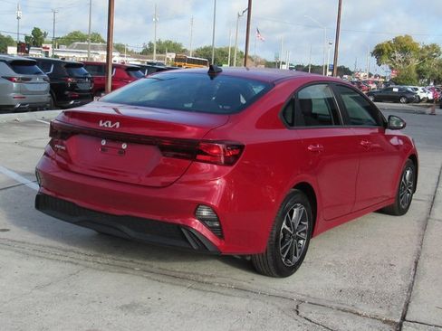 Used 2024 Kia Forte LXS image 3