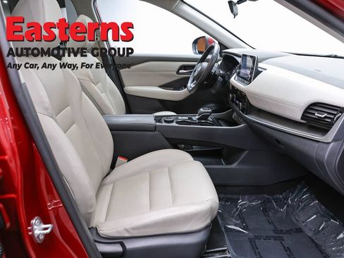Used 2023 Nissan Rogue SV w/ SV Premium Package AWD/4WD image 25