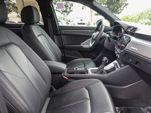 Used 2022 Audi Q3 2.0T Premium Plus w/ Premium Plus Package AWD/4WD image 17