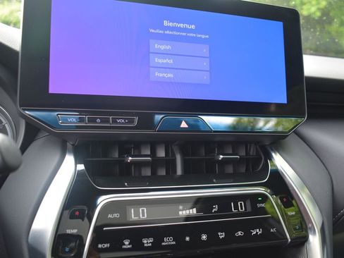 Used 2023 Toyota Venza Nightshade AWD/4WD image 17