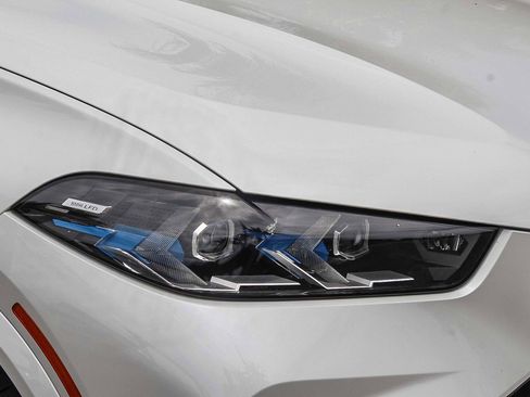Used 2025 BMW X5 M60i image 8