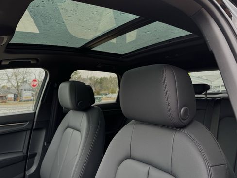 New 2025 Audi Q3 2.0T Premium image 24