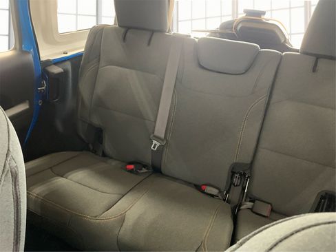 Used 2025 Jeep Wrangler Sport S image 14