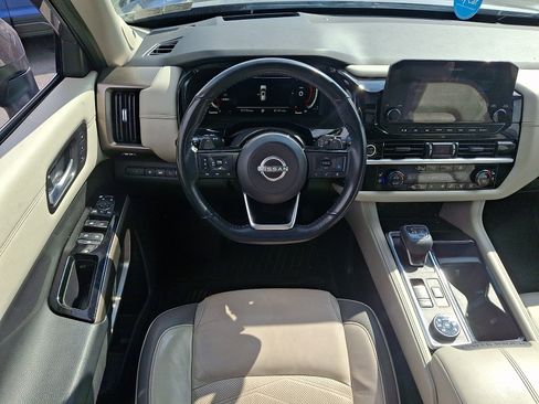 Certified 2022 Nissan Pathfinder Platinum w/ Lighting Package (N92) AWD/4WD image 11