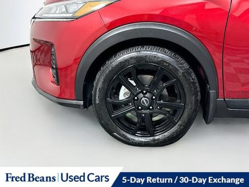 Used 2024 Nissan Kicks SR w/ SR Premium Package FWD image 36