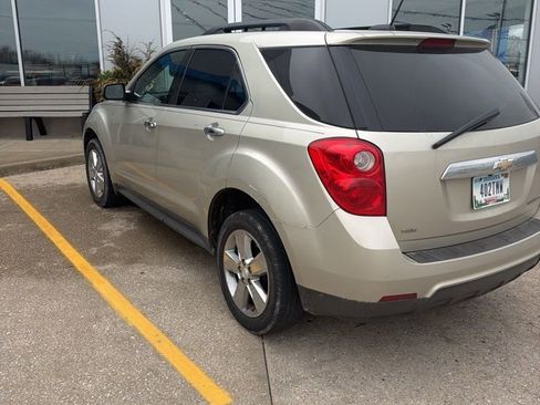 Used 2015 Chevrolet Equinox LT image 2