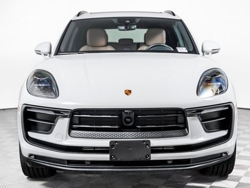 Certified 2024 Porsche Macan AWD/4WD image 7