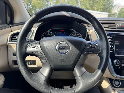 Used 2022 Nissan Murano SV image 10