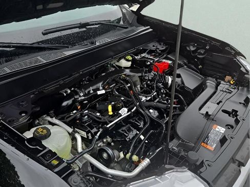 Used 2024 Ford Maverick Lariat AWD/4WD image 9