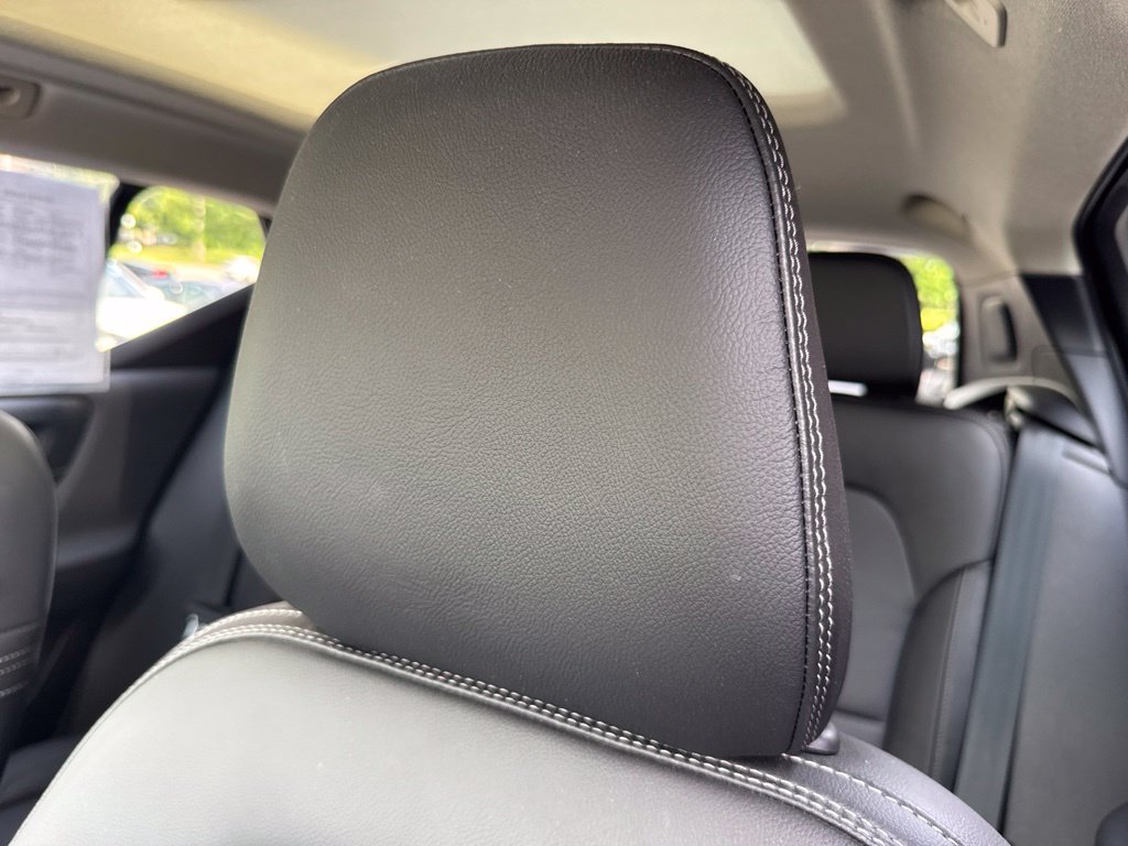 Used 2023 Volvo XC40 B5 Plus AWD/4WD image 33