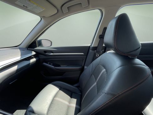 Used 2025 Nissan Altima 2.5 SR FWD image 29